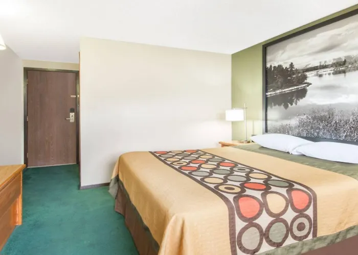 Super 8 By Wyndham Buffalo