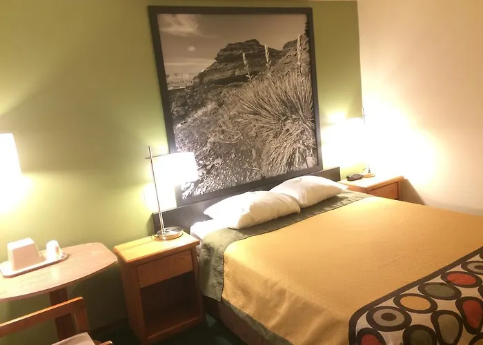 Hotel Super 8 By Wyndham Buffalo